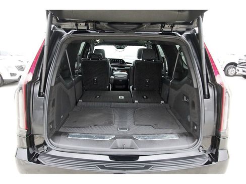 Certified 2023 Cadillac Escalade ESV Premium Luxury image 30