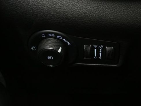 Used 2023 Jeep Compass Latitude w/ Convenience Group AWD/4WD image 25