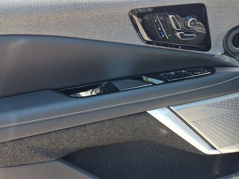 Certified 2025 Cadillac Optiq Sport 2 w/ LPO, Floor Liner Package AWD/4WD image 11