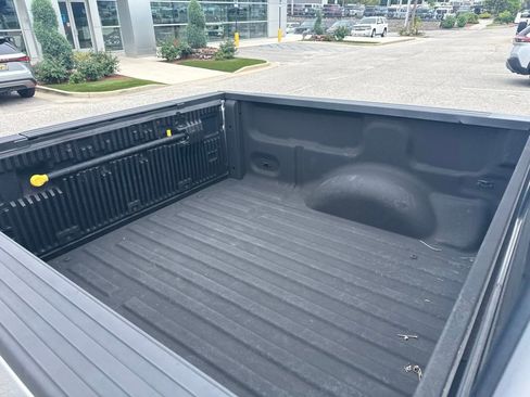 Used 2014 Ford F150 Lariat w/ Equipment Group 502A Luxury AWD/4WD image 3