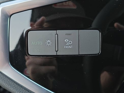 New 2025 Audi Q3 2.0T Premium image 25