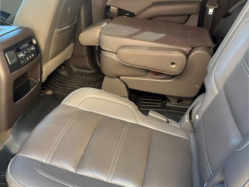 Used 2019 GMC Yukon XL Denali w/ Open Road Package AWD/4WD image 10