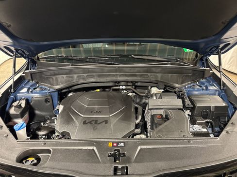 Used 2025 Kia Telluride AWD image 32