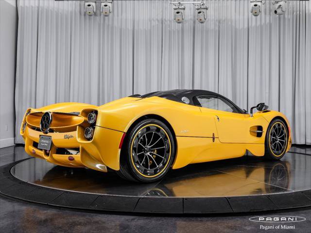 Used 2024 Pagani Utopia RWD image 43
