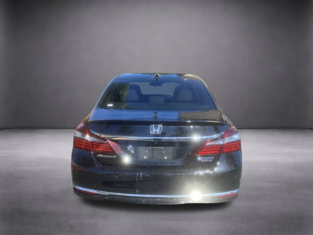 Used 2017 Honda Accord Touring image 9