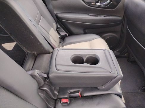 Used 2017 Nissan Rogue SL FWD image 34