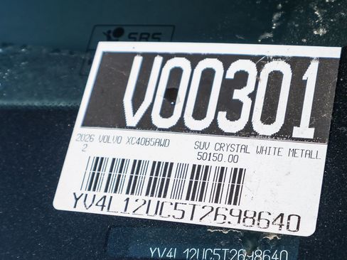 New 2026 Volvo XC40 B5 Plus w/ Protection Package Premier image 40