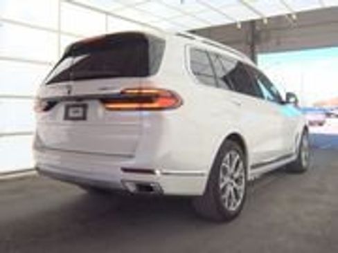 Used 2026 BMW X7 xDrive40i image 2