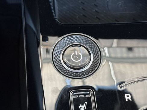 Certified 2024 Kia Niro Wind FWD image 30