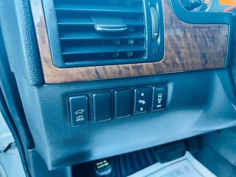 Used 2013 Nissan Armada SL image 18