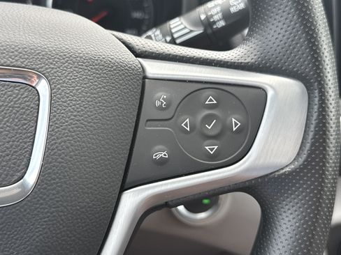 Used 2024 GMC Terrain SLE FWD image 17