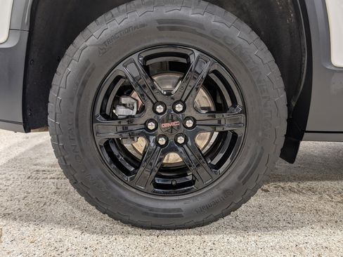 Used 2023 GMC Acadia AT4 w/ Technology Package image 11