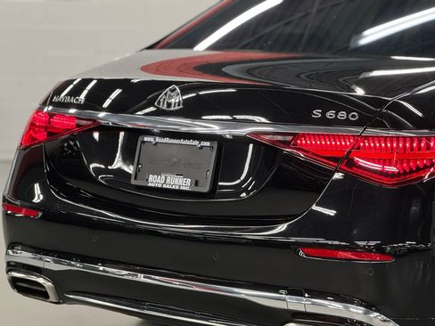 Used 2023 Mercedes-Benz Maybach S 680 4MATIC w/ Manufaktur Leather Package image 13