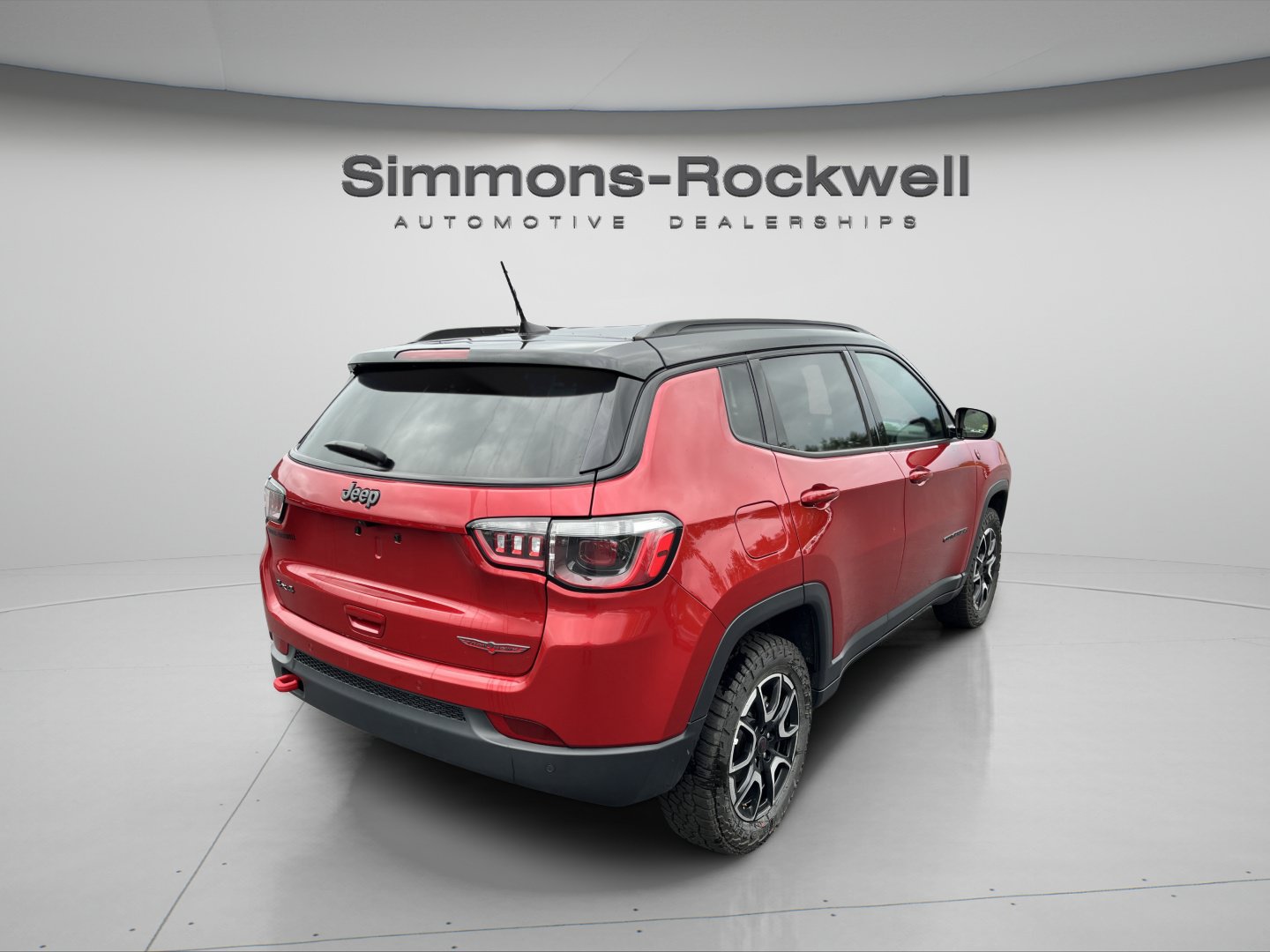 Used 2025 Jeep Compass Trailhawk AWD/4WD image 5