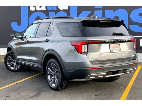 New 2026 Ford Explorer Active AWD/4WD image 18