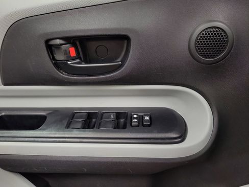 Used 2013 Toyota Prius C One image 18