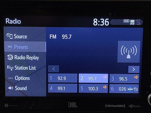 Used 2020 Toyota Highlander Limited FWD image 25