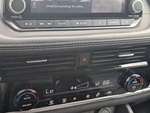 Used 2021 Nissan Rogue SV image 21