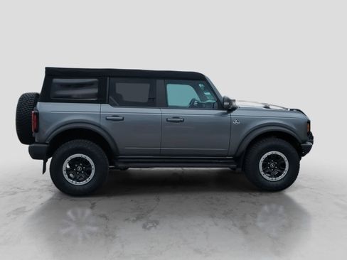 Used 2022 Ford Bronco Outer Banks w/ Sasquatch Package AWD/4WD image 9