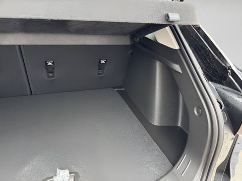 New 2026 Chevrolet Trax LT w/ Sunroof Package FWD image 9
