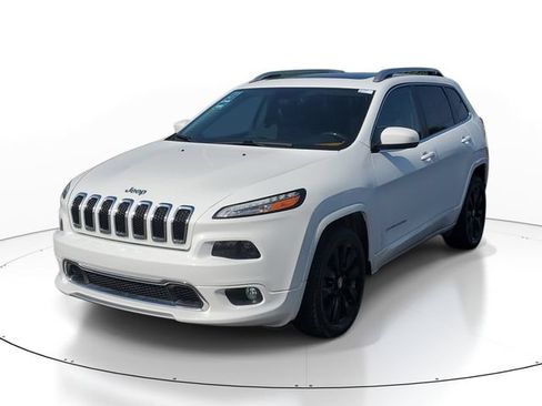 Used 2016 Jeep Cherokee Overland FWD image 2