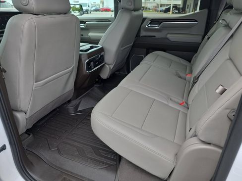Used 2023 GMC Sierra 1500 SLT AWD/4WD image 30