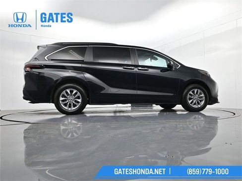 Used 2024 Toyota Sienna XLE image 49