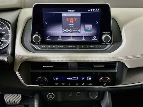 Used 2023 Nissan Rogue SV FWD image 23