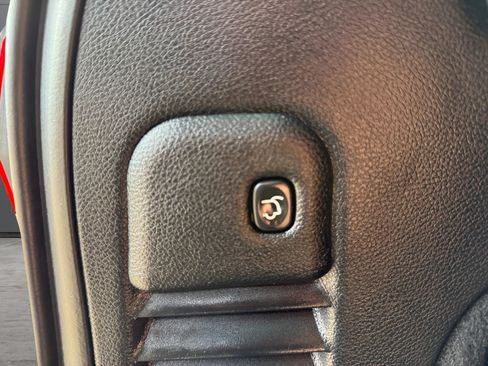 Used 2019 Jeep Grand Cherokee Altitude AWD/4WD image 9