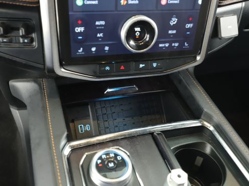 Used 2023 Ford Expedition Platinum image 10