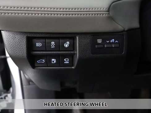 Used 2019 Toyota Avalon Limited image 11