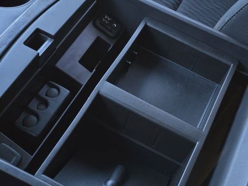 Used 2015 GMC Yukon SLE w/ Convenience Package image 28