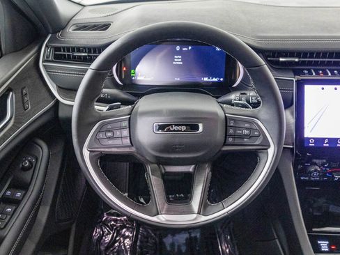 New 2025 Jeep Grand Cherokee Limited w/ Luxury Tech Group II image 29