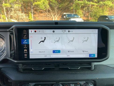 Used 2024 Jeep Wrangler Unlimited Sport image 19