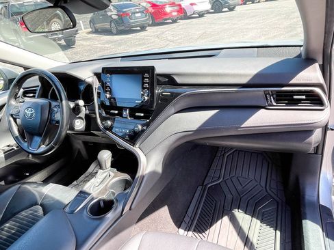 Used 2023 Toyota Camry SE FWD image 9