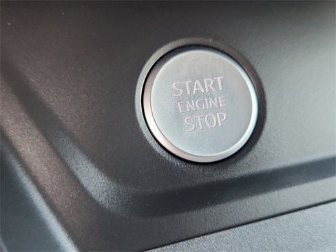 Used 2020 Audi Q3 2.0T Prestige w/ Prestige Package image 29