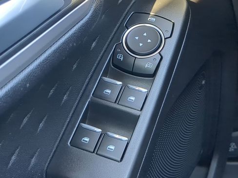 Certified 2020 Ford Escape SE image 22