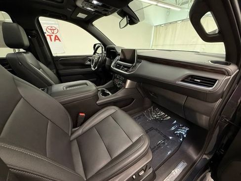 Used 2022 Chevrolet Tahoe LT w/ Luxury Package AWD/4WD image 9