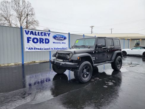 Used 2015 Jeep Wrangler Unlimited Sport image 1