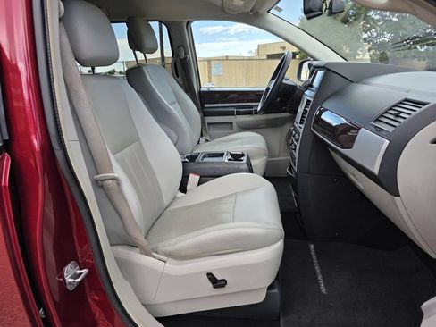 Used 2010 Chrysler Town & Country Touring Plus w/ Safetytec Group FWD image 22
