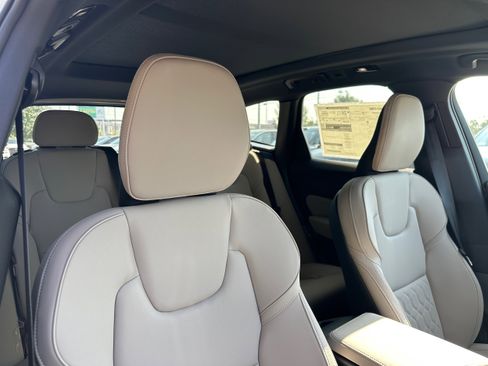 New 2026 Volvo XC60 B5 Core image 9