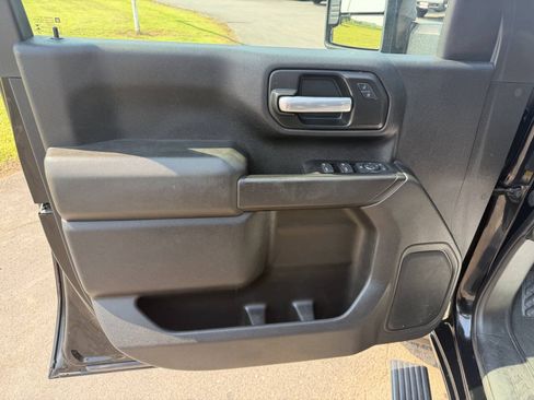 Used 2020 Chevrolet Silverado 2500 Custom w/ Custom Convenience Package AWD/4WD image 14