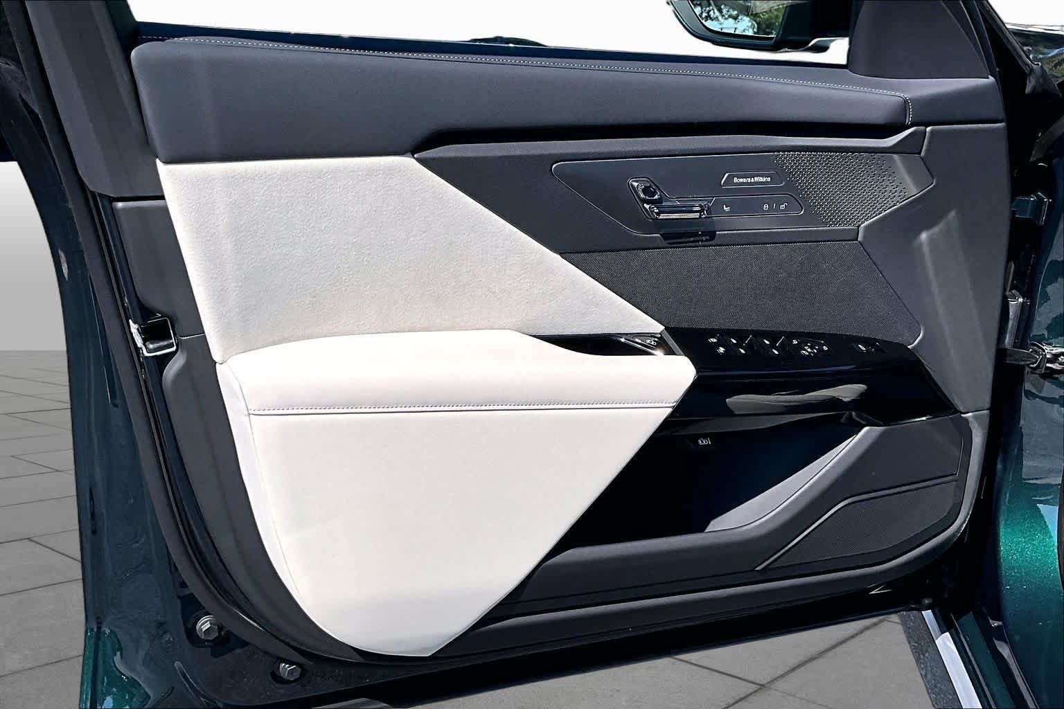 New 2027 BMW 740i w/ Executive Package RWD image 10