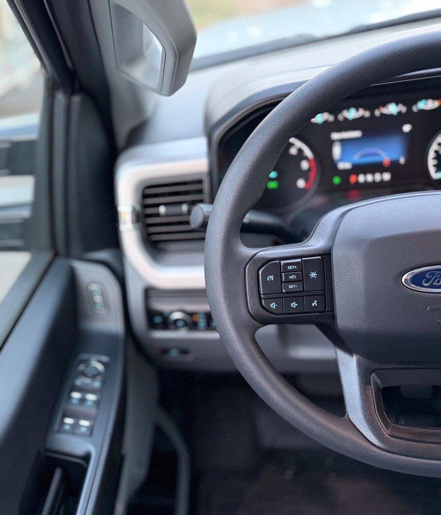 New 2026 Ford F550 4x4 Supercab Super Duty image 12