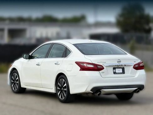 Used 2018 Nissan Altima 2.5 SV FWD image 10