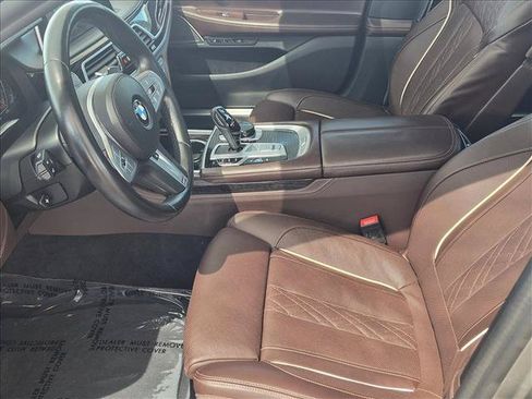 Used 2022 BMW 750Li xDrive AWD/4WD image 16