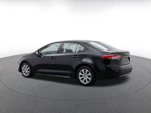 Used 2025 Toyota Corolla LE FWD image 7