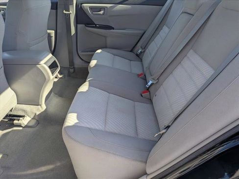 Used 2016 Toyota Camry LE FWD image 17