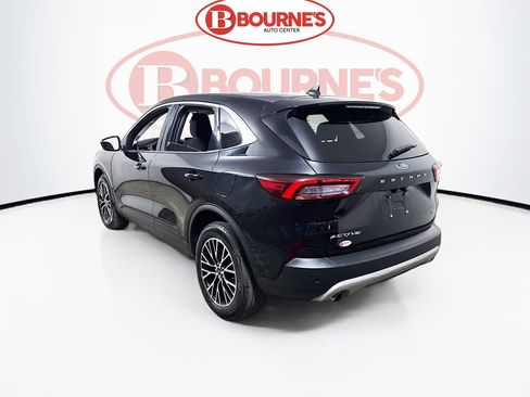 Used 2023 Ford Escape Active w/ Tech Pack #1 AWD/4WD image 8
