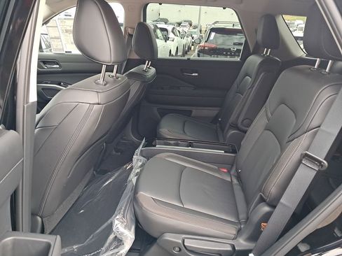 New 2025 Nissan Pathfinder SL w/ SL Premium Package image 26